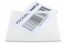 Pochettes porte-documents adhésive en papier - semi transparent: légèrement moins transparent que la version plastique mais toujours parfaitement lisible pour les scanners, par exemple, pour reconnaître les codes | Paysdesenveloppes.fr