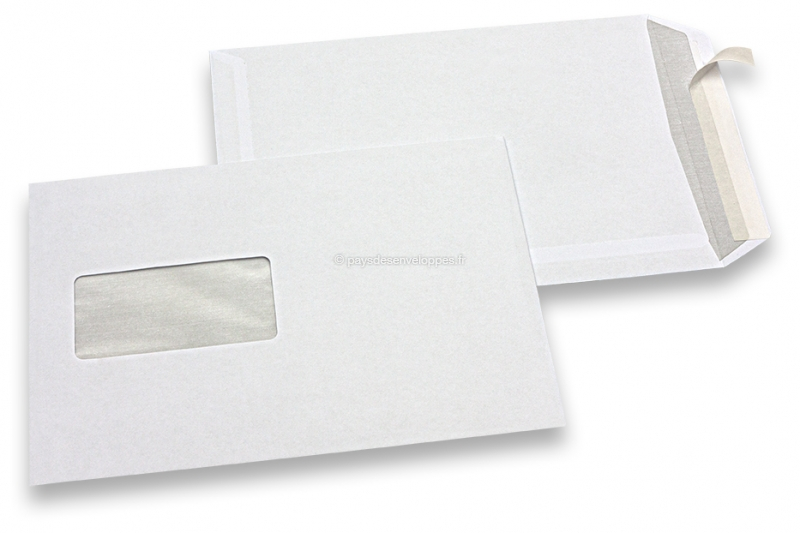 Enveloppes blanches standards, 162 x 229 mm, papier 90 gr, fenêtre à gauche 45 x 90 mm, position de la fenêtre à  20 mm du gauche et 60 mm du bas, fermeture avec bande adhésive