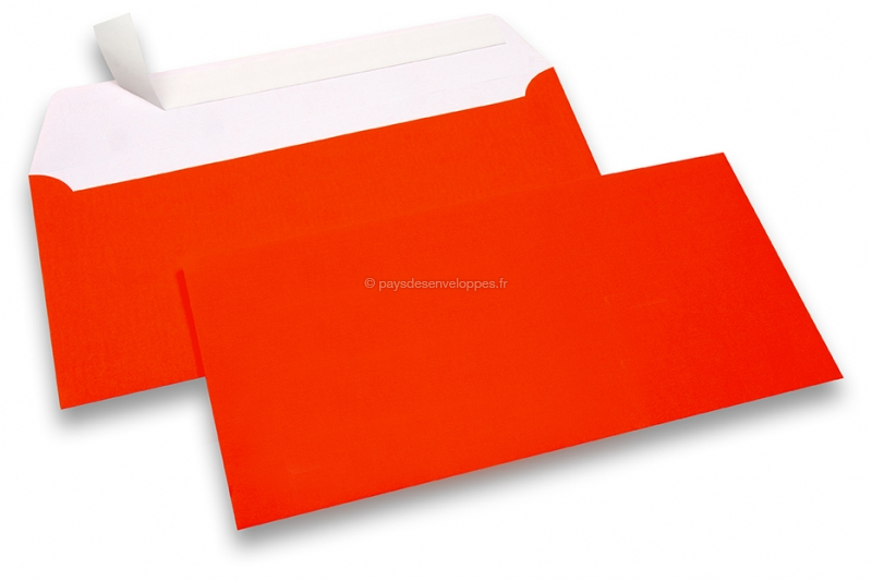 Enveloppe A4. Enveloppes De Papier Blanc Lettre Vierge Pour Document  Vertical