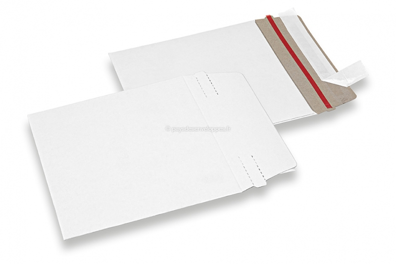 Enveloppes carrées en carton